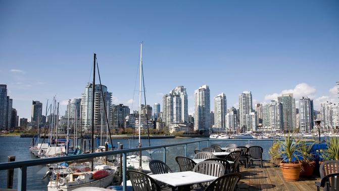 vancouver-waterfront-restaurant-deck